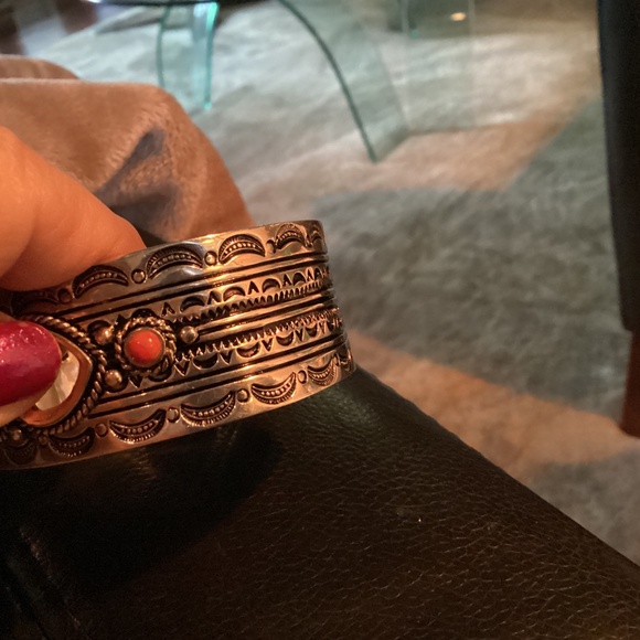 SPONGE.  coral  HEART. Sterling silver cuff signed BBJ. THAILAND. - Picture 15 of 15